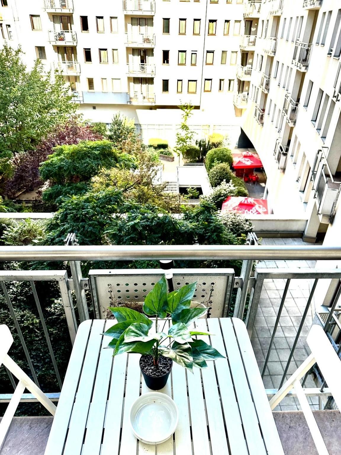Central Apartment With Balcony Budapest Exterior photo
